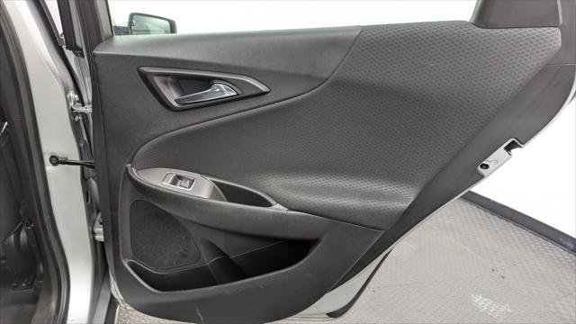 Used 2022 Chevrolet Malibu LT FWD image 19