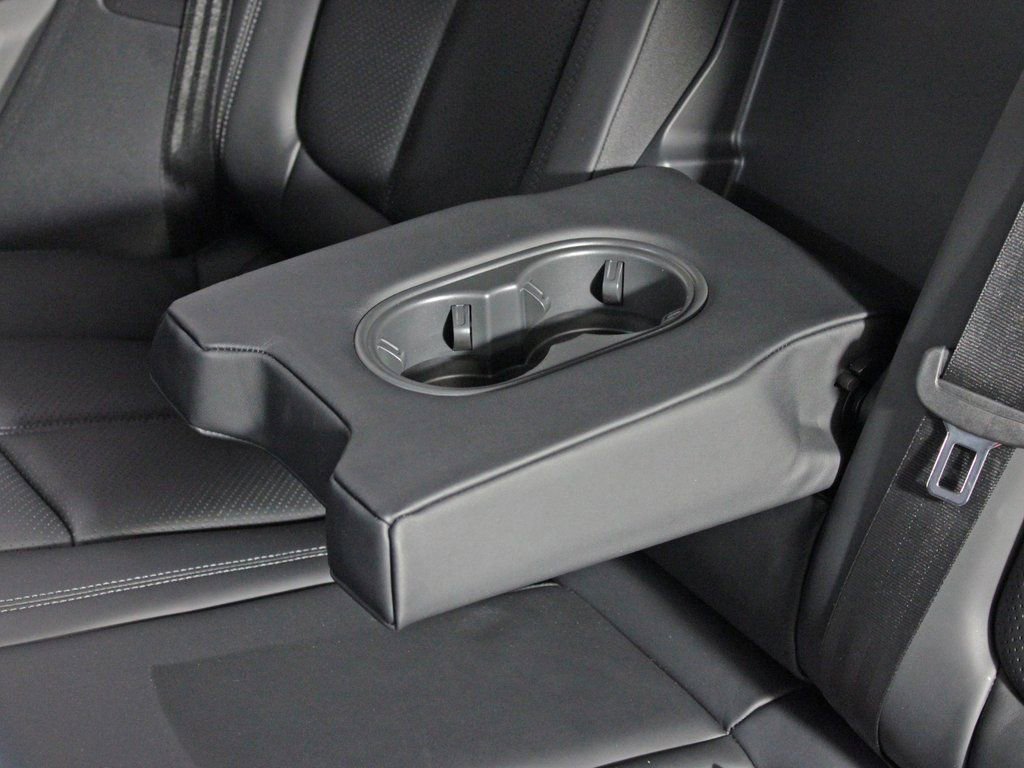 Certified 2025 Porsche Macan image 35