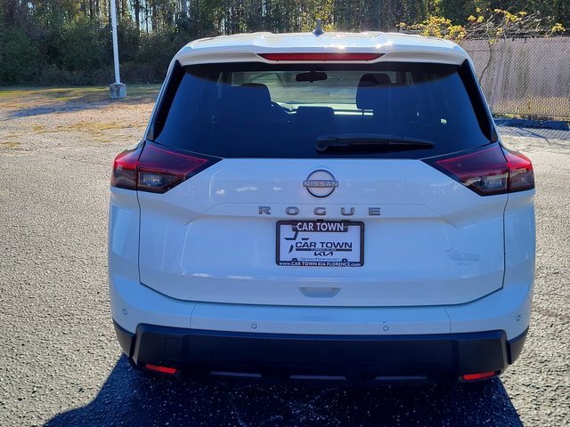 Used 2024 Nissan Rogue S image 3
