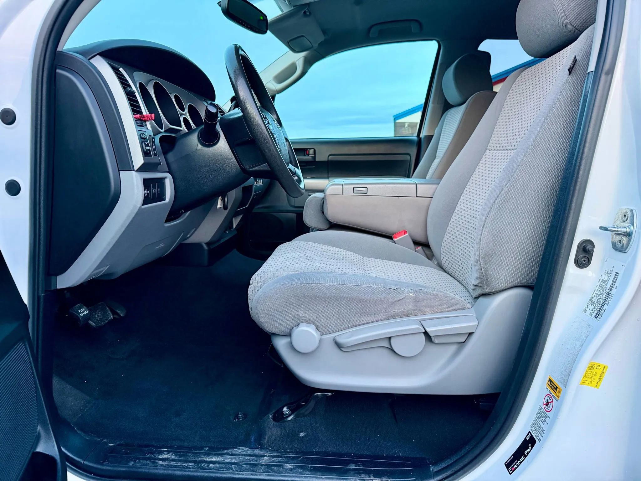 Used 2012 Toyota Tundra 4x4 CrewMax w/ Tow Pkg image 10