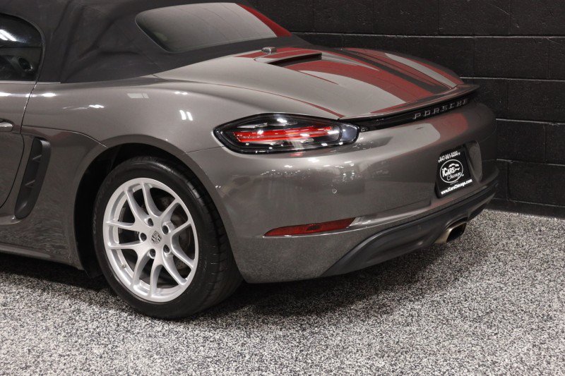 Used 2017 Porsche 718 Boxster RWD image 24
