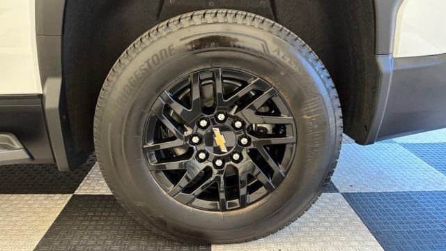 Used 2025 Chevrolet Silverado EV LT AWD/4WD image 13