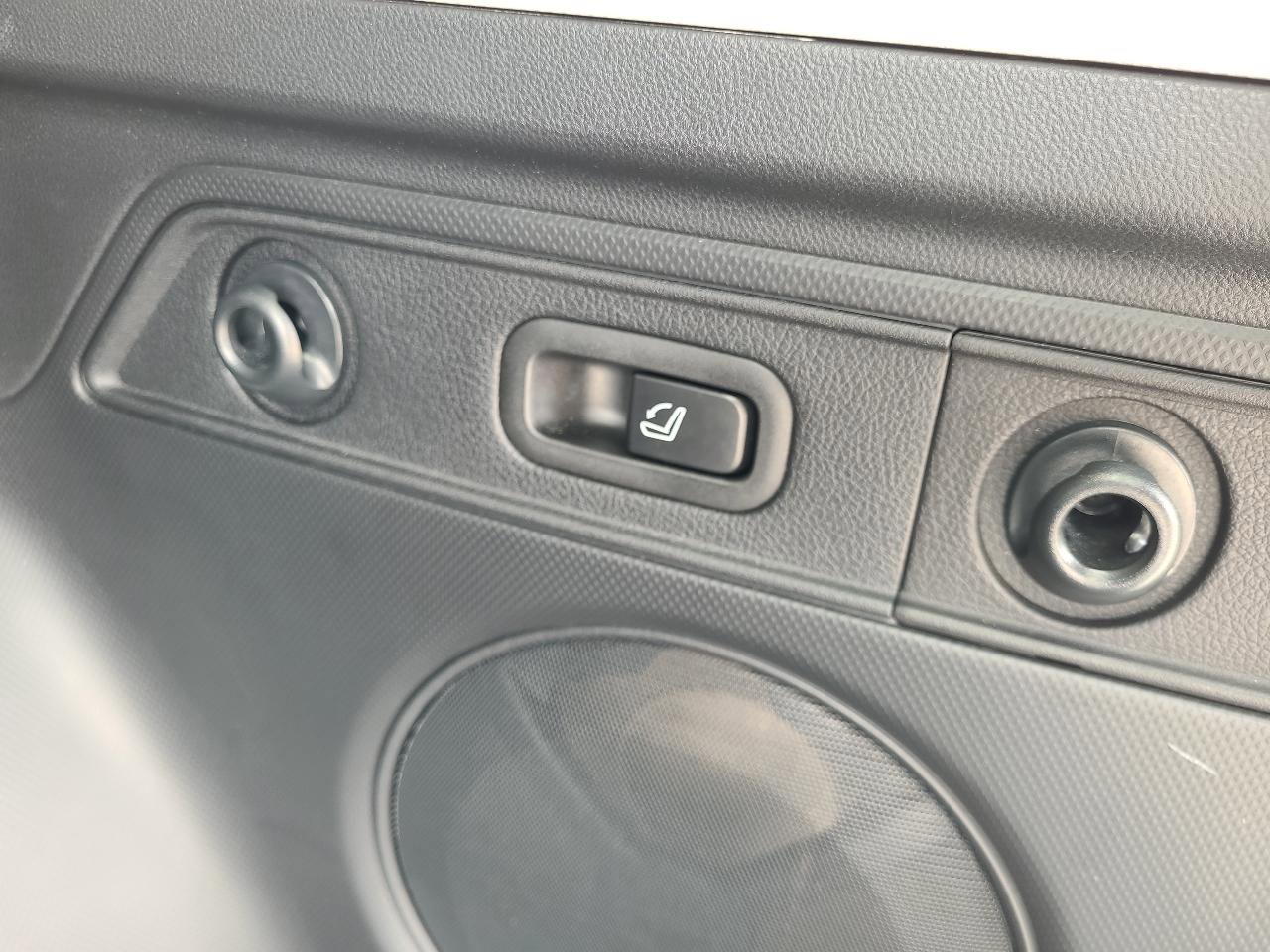 Used 2020 Subaru Forester Touring image 12