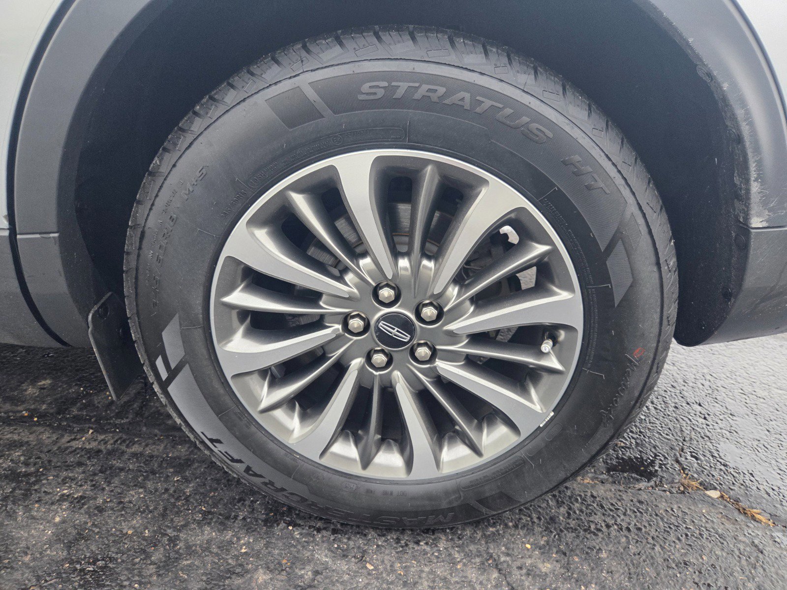 Used 2020 Lincoln Nautilus Premier w/ Equipment Group 101A image 20