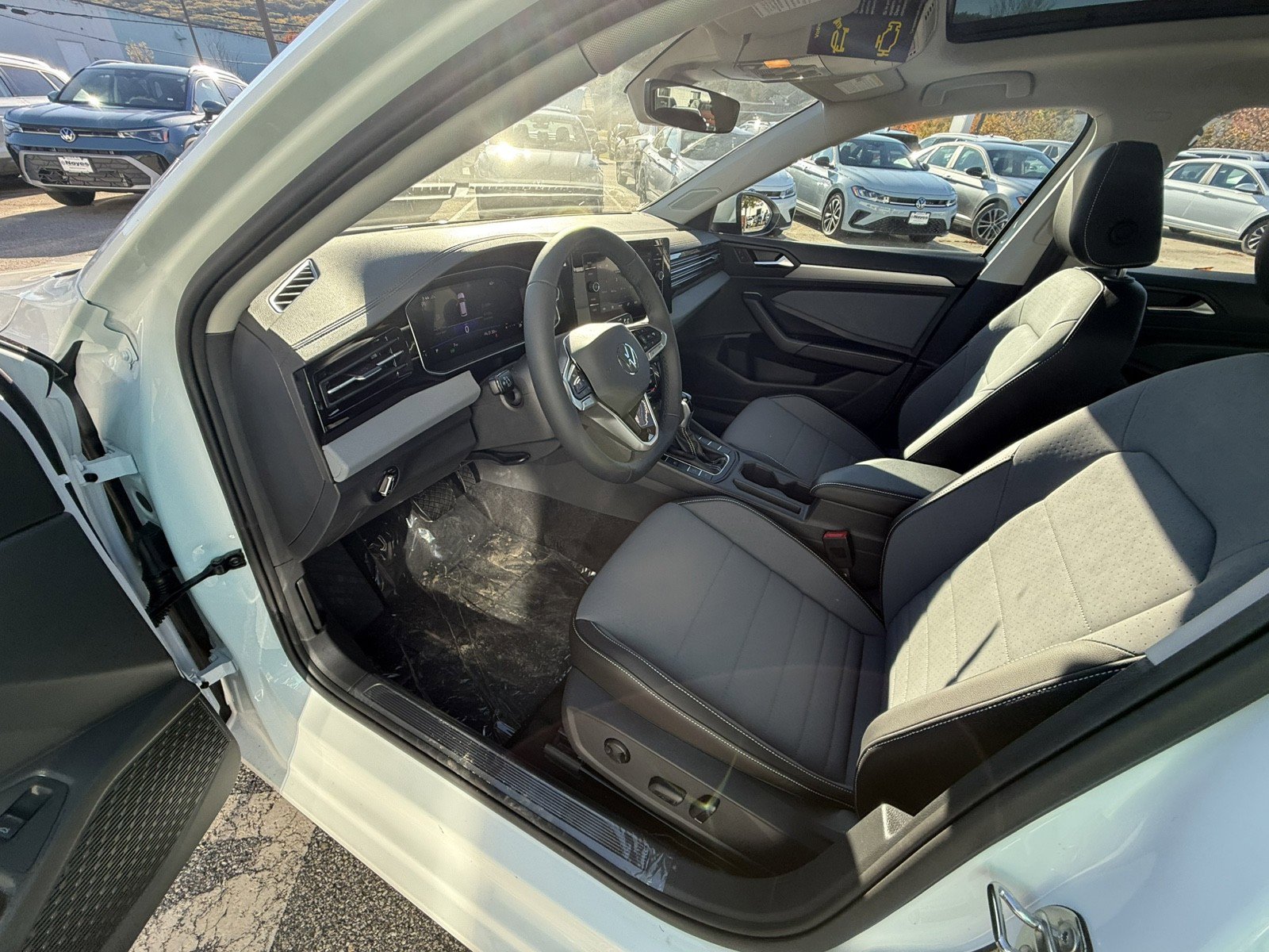 New 2026 Volkswagen Jetta SE image 10