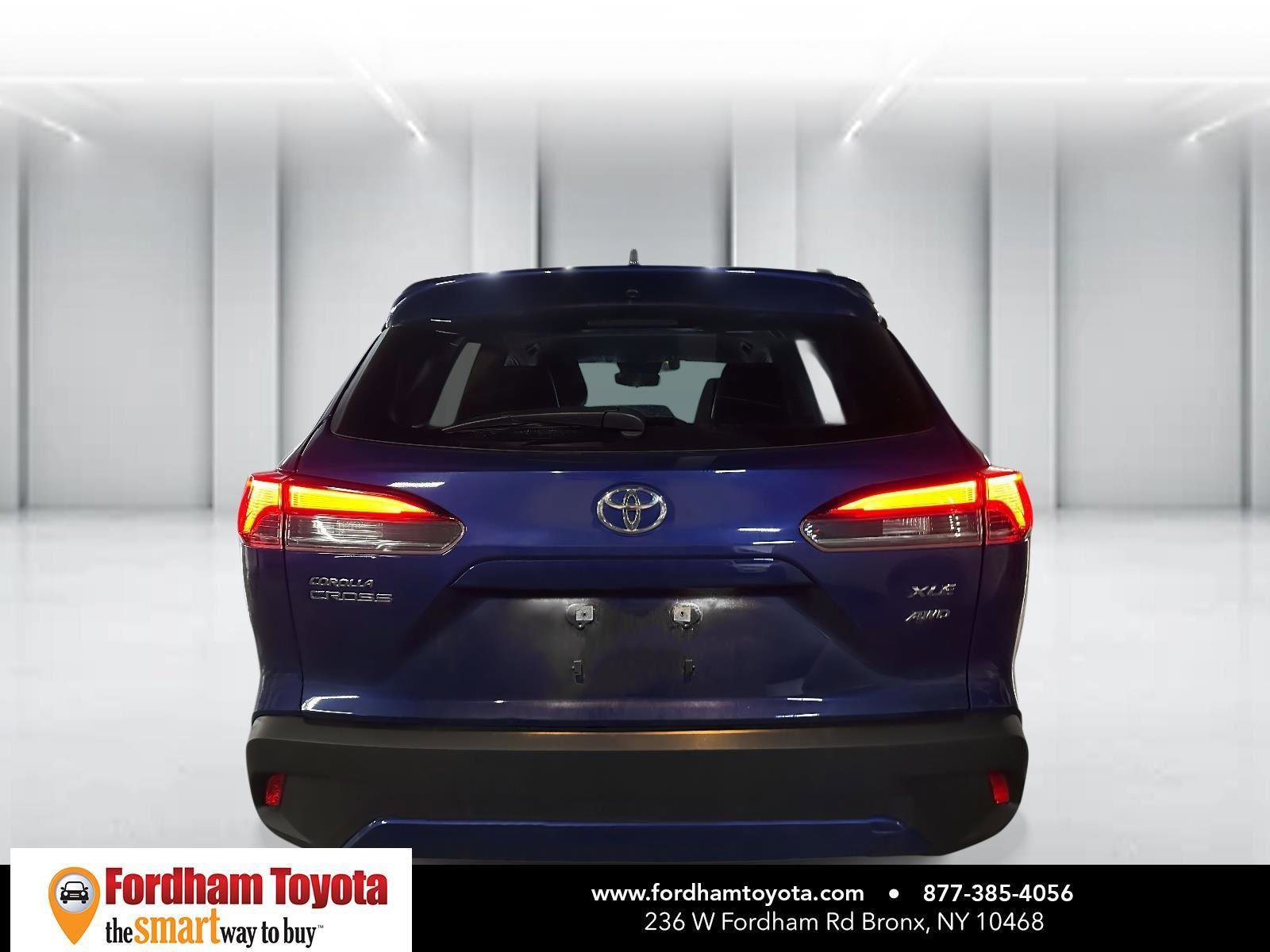 Used 2025 Toyota Corolla Cross XLE image 5