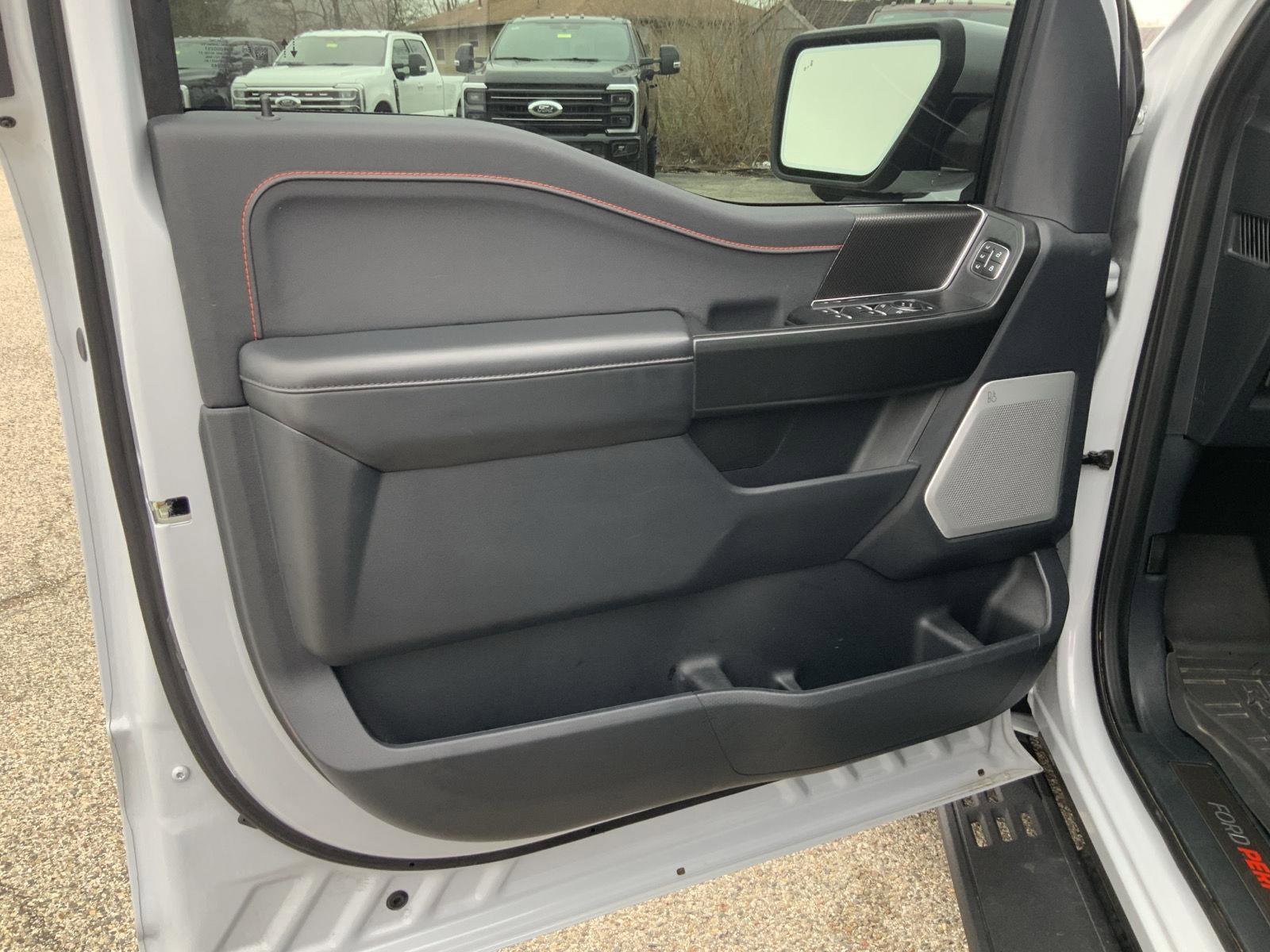 Used 2025 Ford F150 Raptor image 27