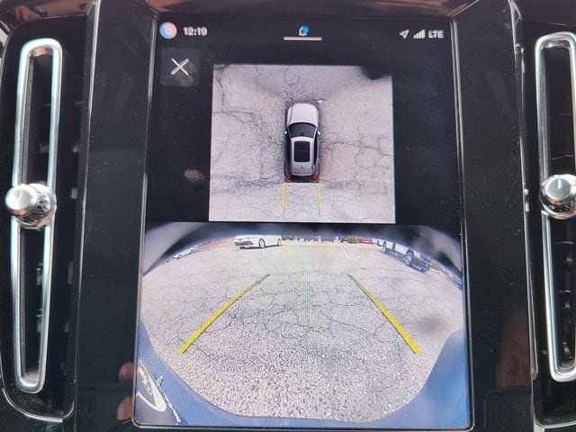 Certified 2025 Volvo XC40 B5 Plus AWD/4WD image 24
