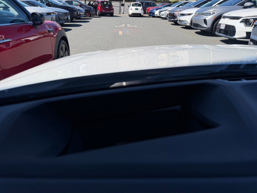 Used 2023 BMW i4 eDrive40 w/ M Sport Package image 10