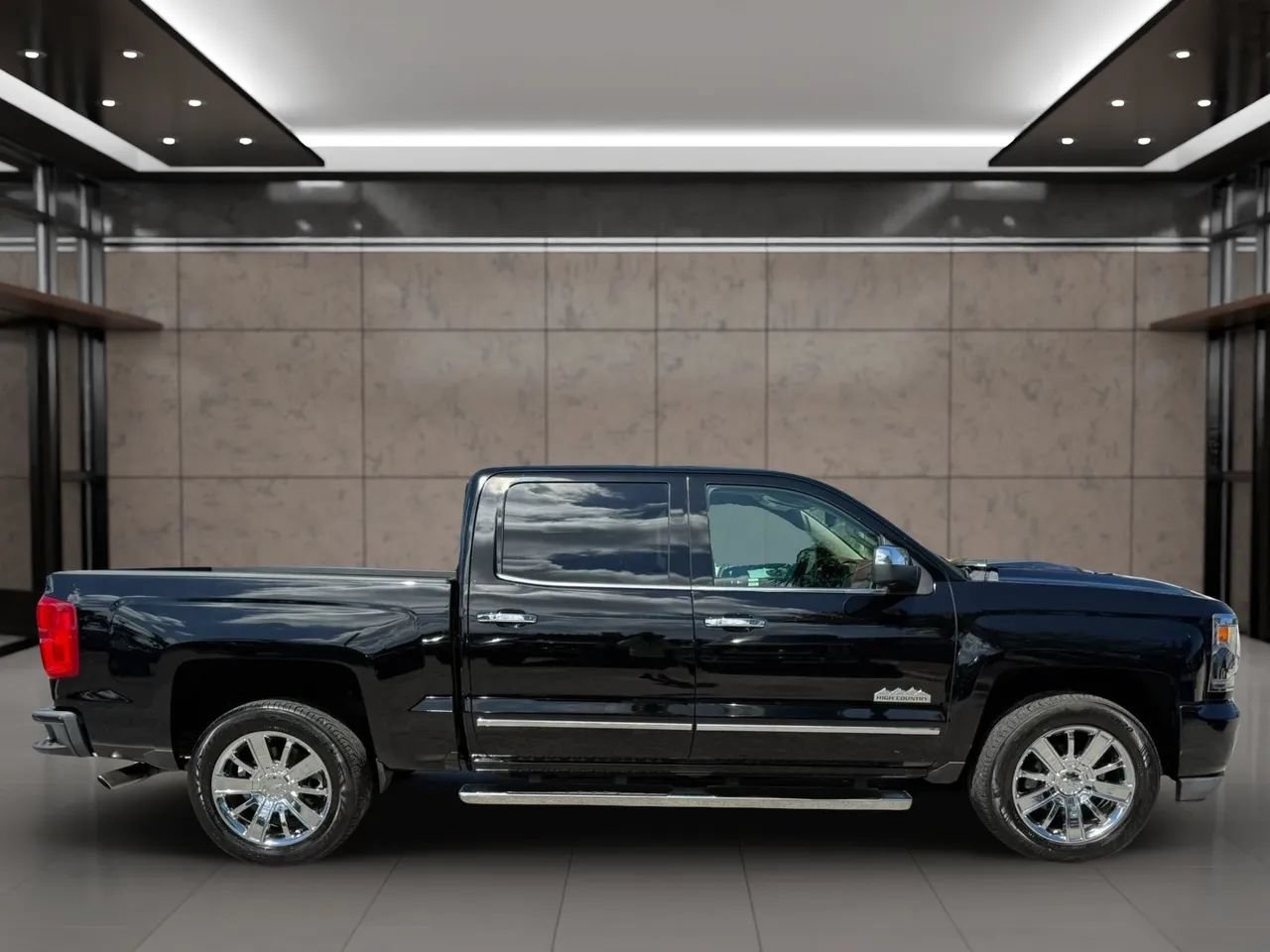 Used 2016 Chevrolet Silverado 1500 High Country w/ High Country Premium Package RWD image 2