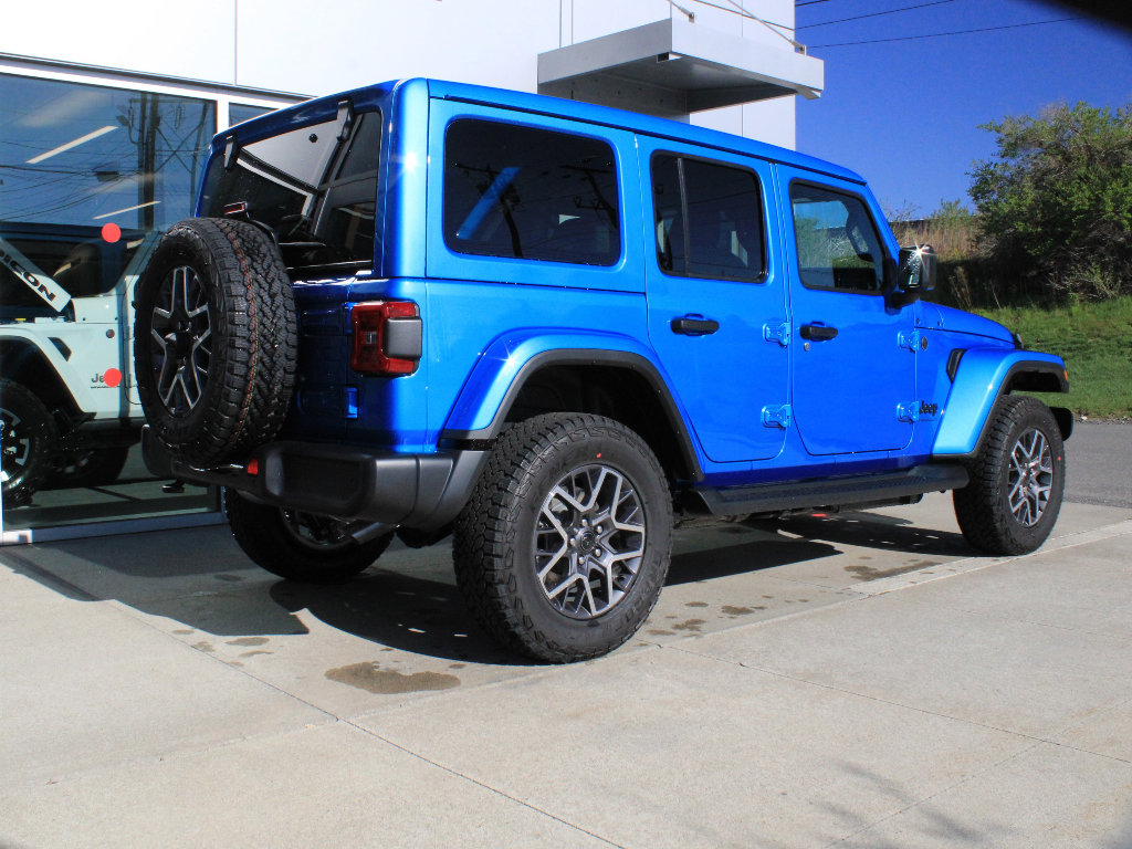 New 2026 Jeep Wrangler Sahara AWD/4WD image 8