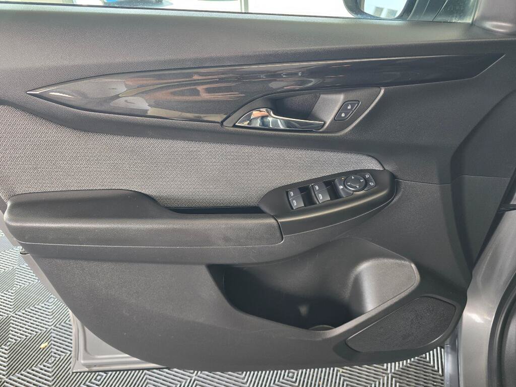 Used 2025 Chevrolet TrailBlazer LT AWD/4WD image 32