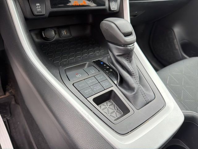 Certified 2023 Toyota RAV4 XLE image 28