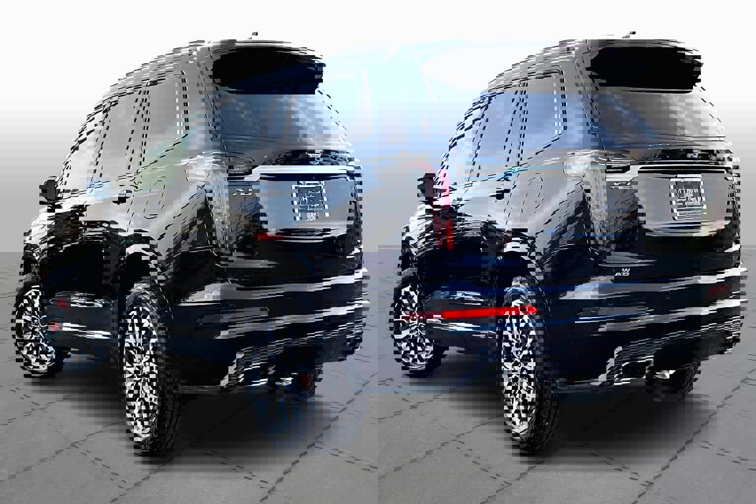 Used 2024 Cadillac XT6 Sport w/ Platinum Package image 12