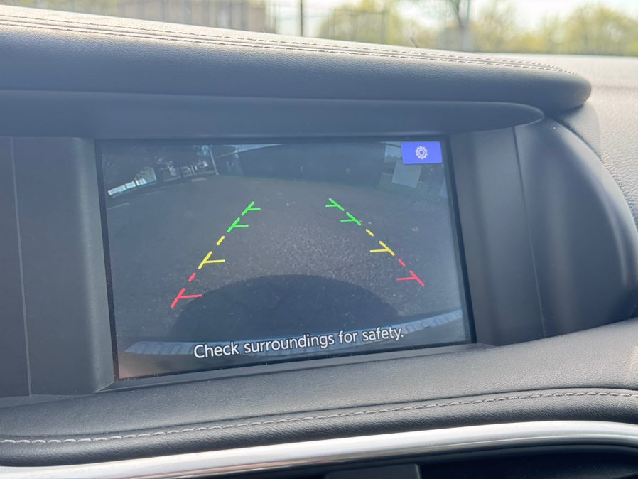 Used 2018 INFINITI QX30 Premium w/ Navigation Package image 18