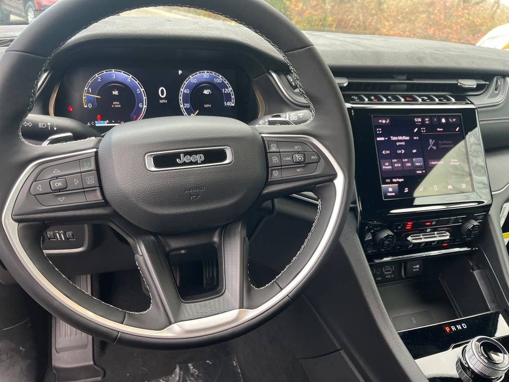 New 2025 Jeep Grand Cherokee Laredo X w/ Luxury Tech Group I AWD/4WD image 11