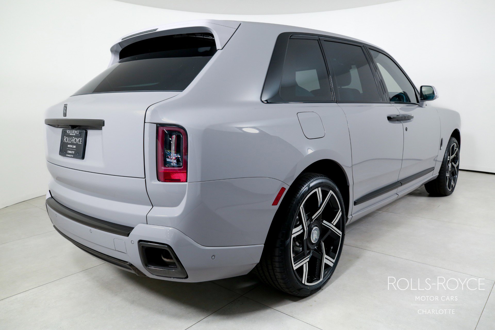 New 2027 Rolls-Royce Cullinan Black Badge AWD/4WD image 2