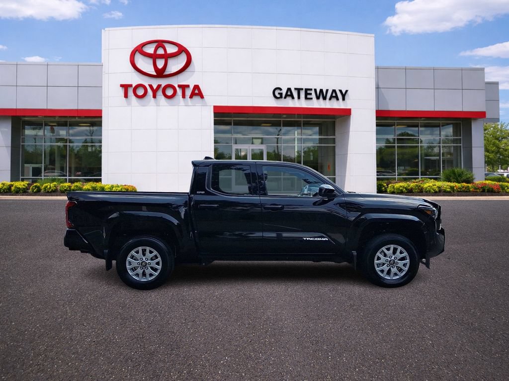 Used 2026 Toyota Tacoma SR5 AWD/4WD image 4