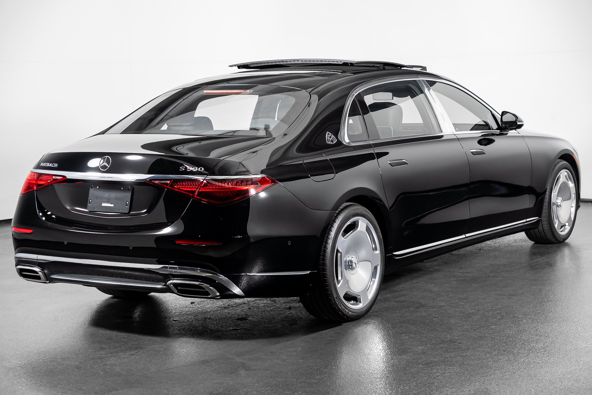 Used 2025 Mercedes-Benz Maybach S 580 4MATIC image 32