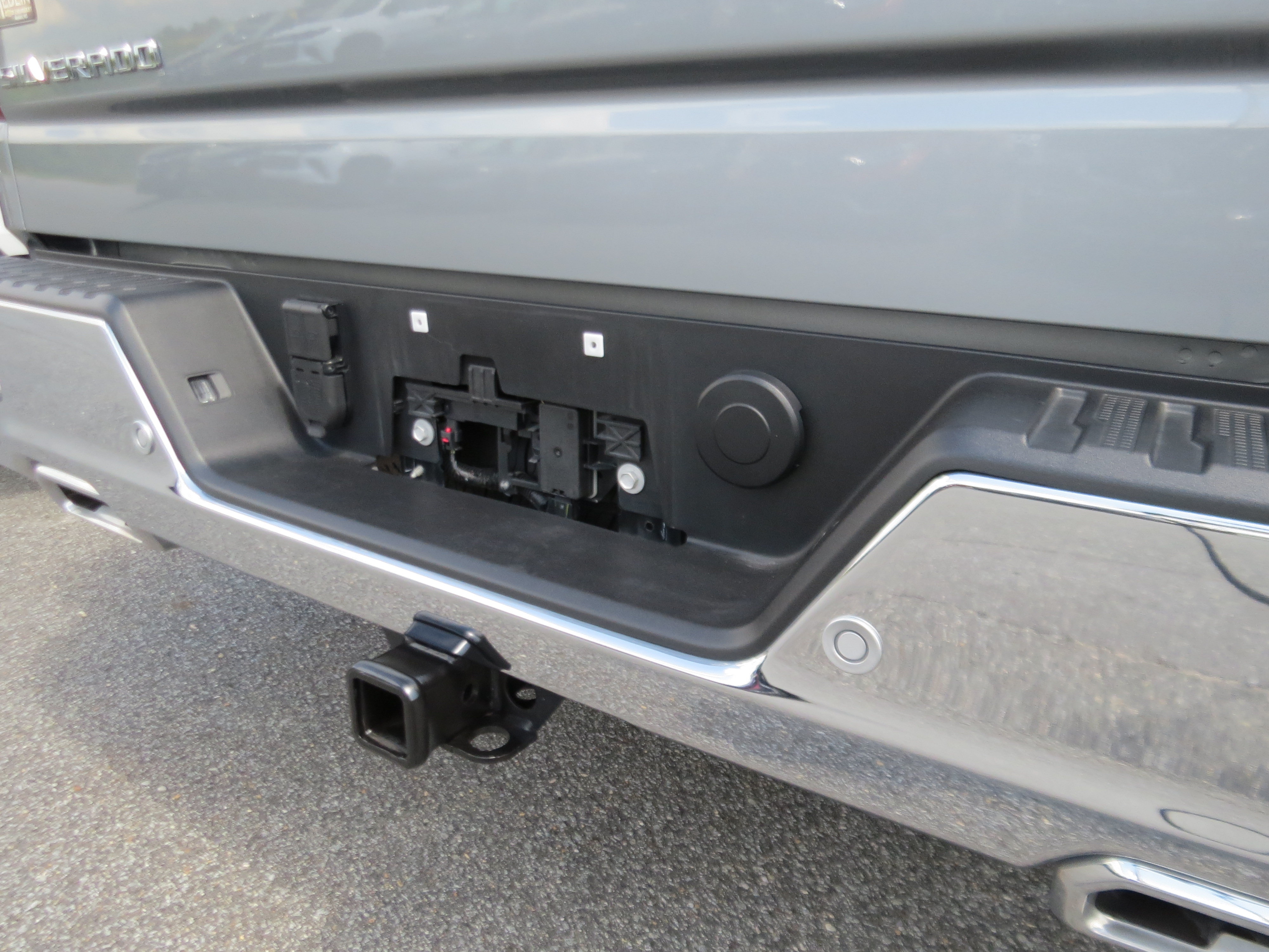 Used 2025 Chevrolet Silverado 1500 LTZ w/ Technology Package AWD/4WD image 8