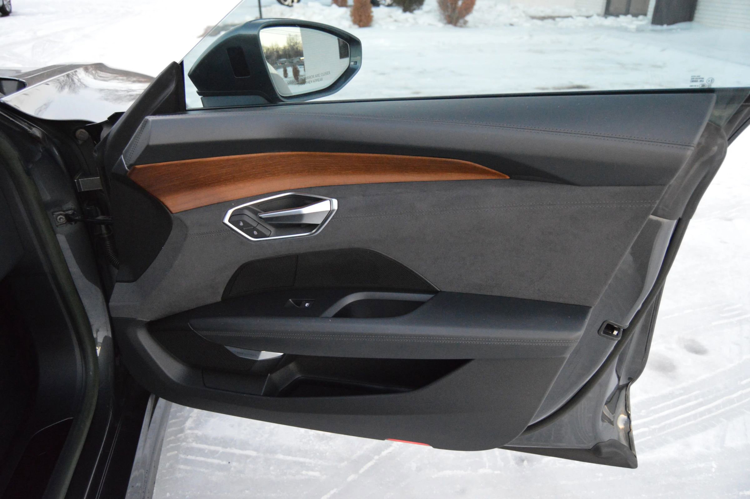 Used 2023 Audi e-tron GT Premium Plus image 30