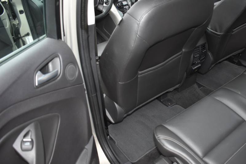 Used 2015 Ford C-MAX Energi SEL w/ Equipment Group 303A FWD image 19