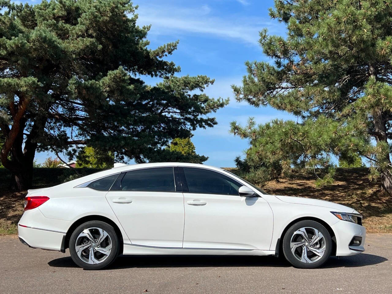 Used 2019 Honda Accord EX image 2