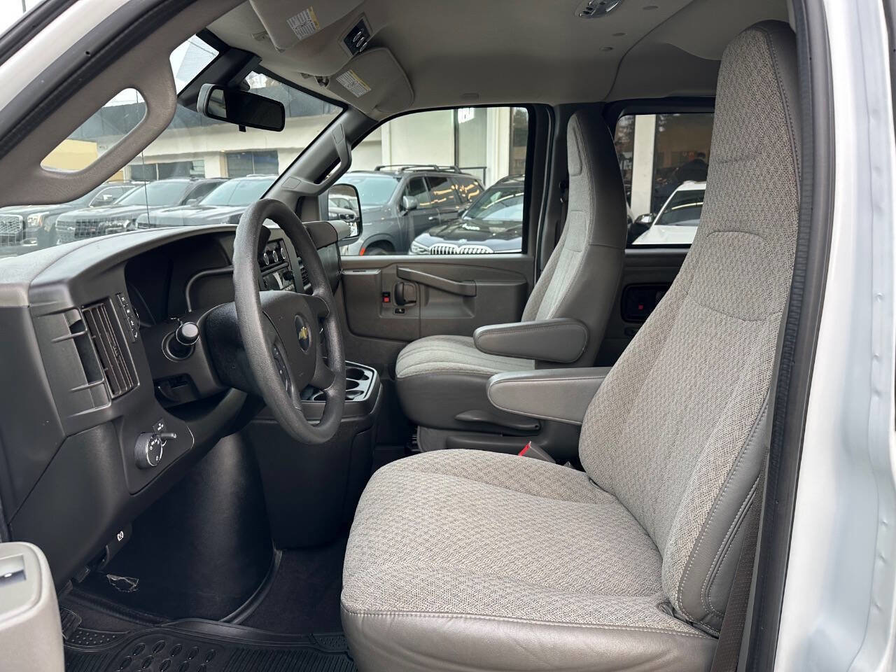 Used 2019 Chevrolet Express 3500 LT w/ LT Preferred Equipment Group image 33