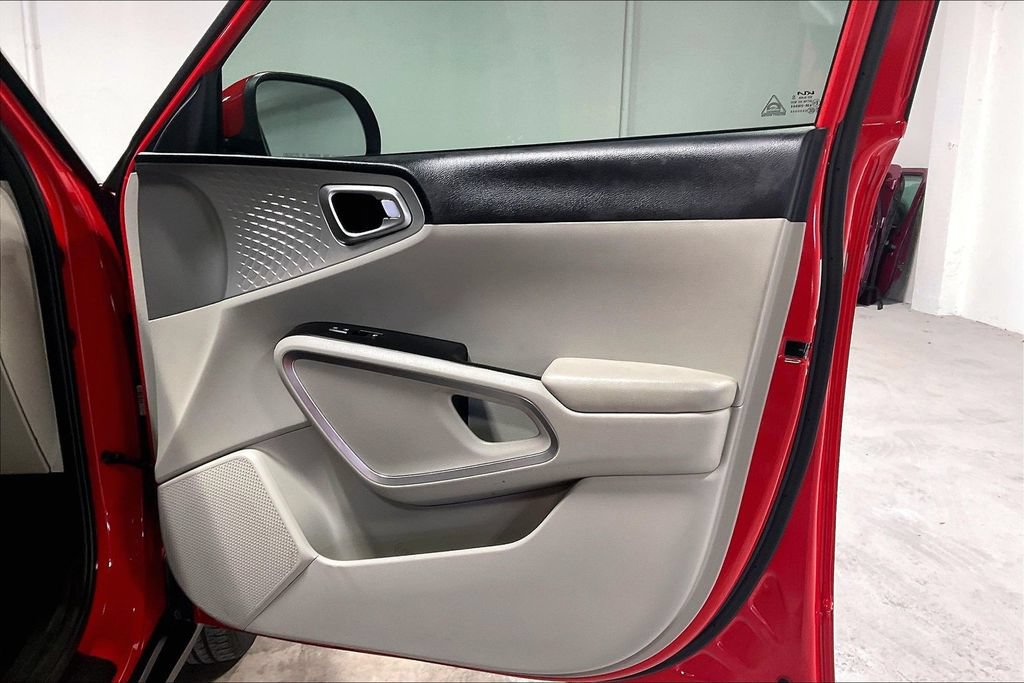 Used 2023 Kia Soul LX FWD image 22