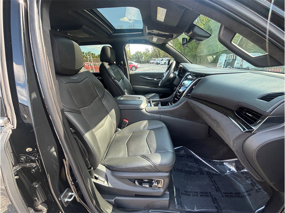 Used 2020 Cadillac Escalade Platinum AWD/4WD image 50