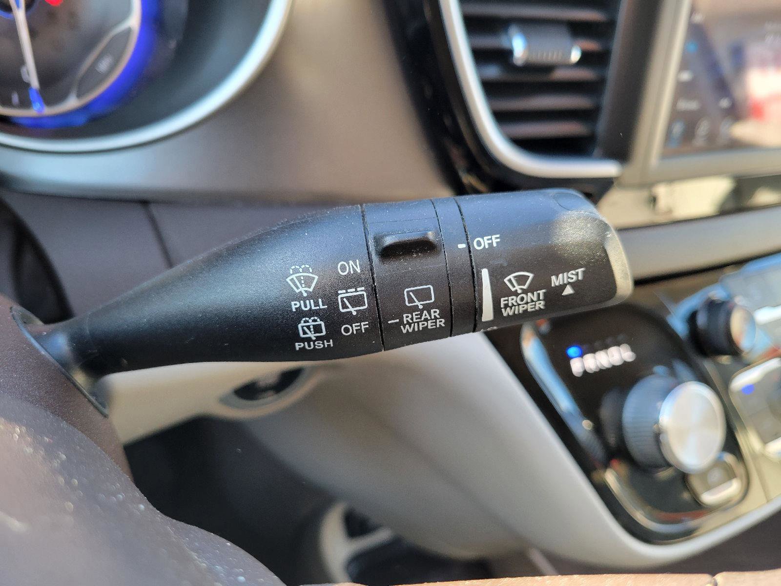 Used 2021 Chrysler Voyager LX image 15