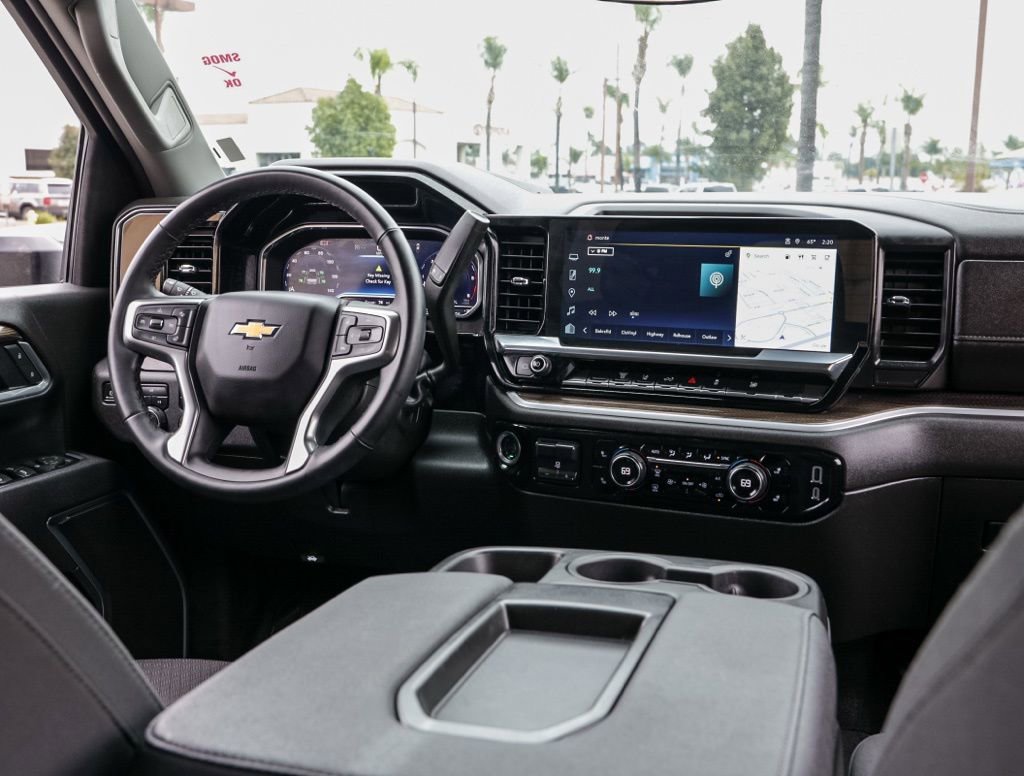 Used 2025 Chevrolet Silverado 2500 LT w/ Convenience Package image 23