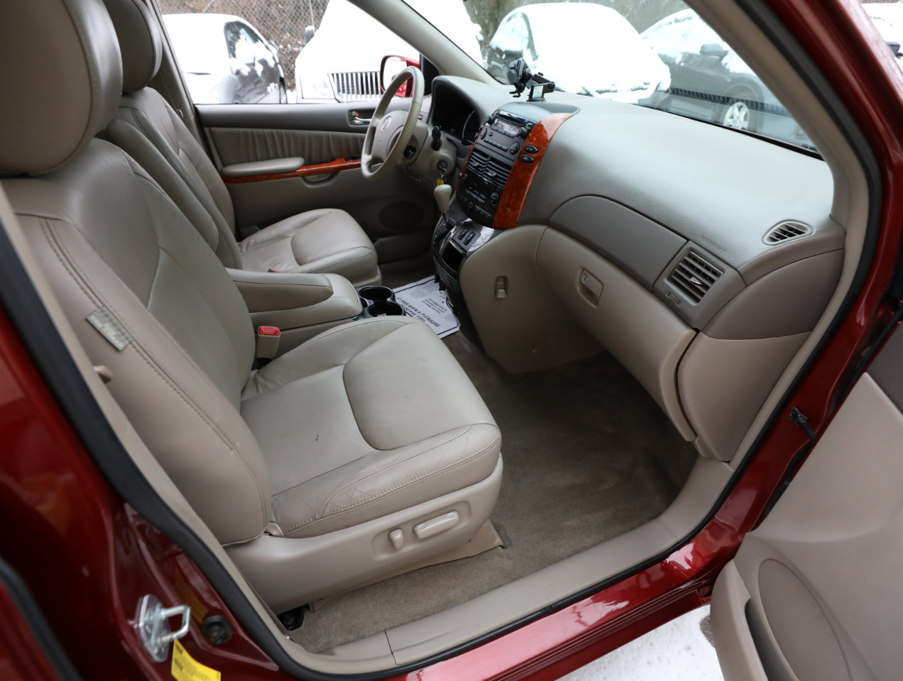 Used 2010 Toyota Sienna XLE FWD image 12