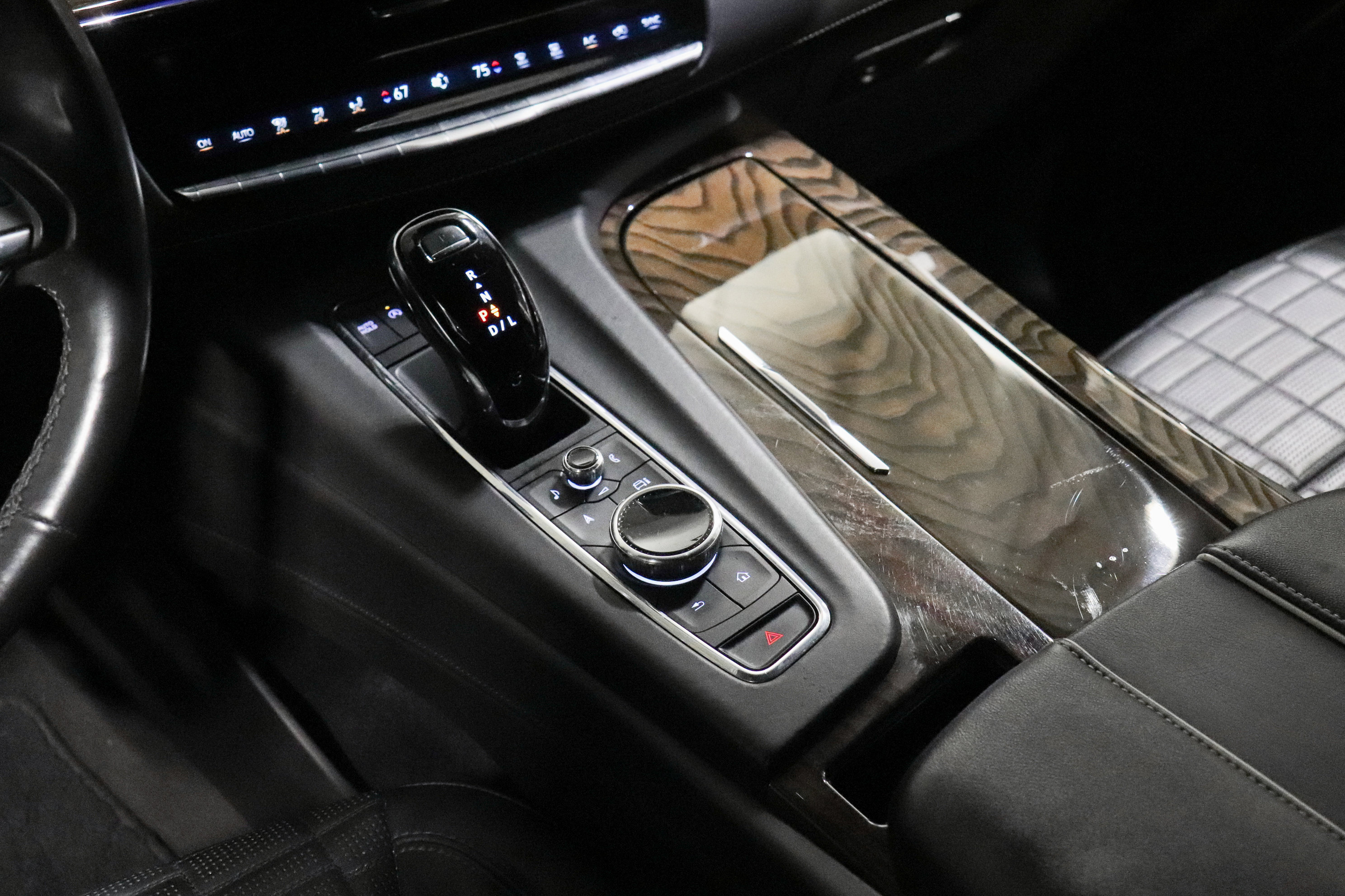 Used 2023 Cadillac Escalade ESV Sport Platinum w/ LPO, ONYX Package image 35