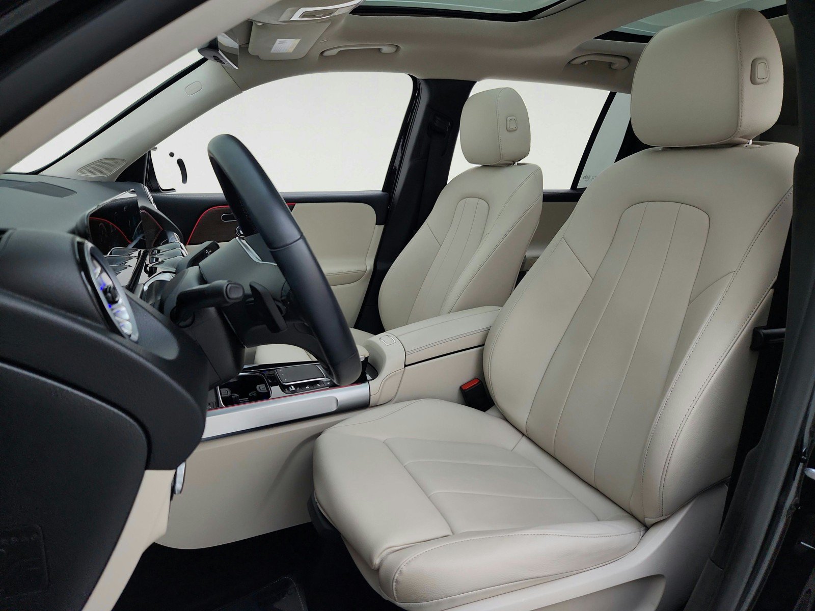 Used 2023 Mercedes-Benz GLB 250 image 17
