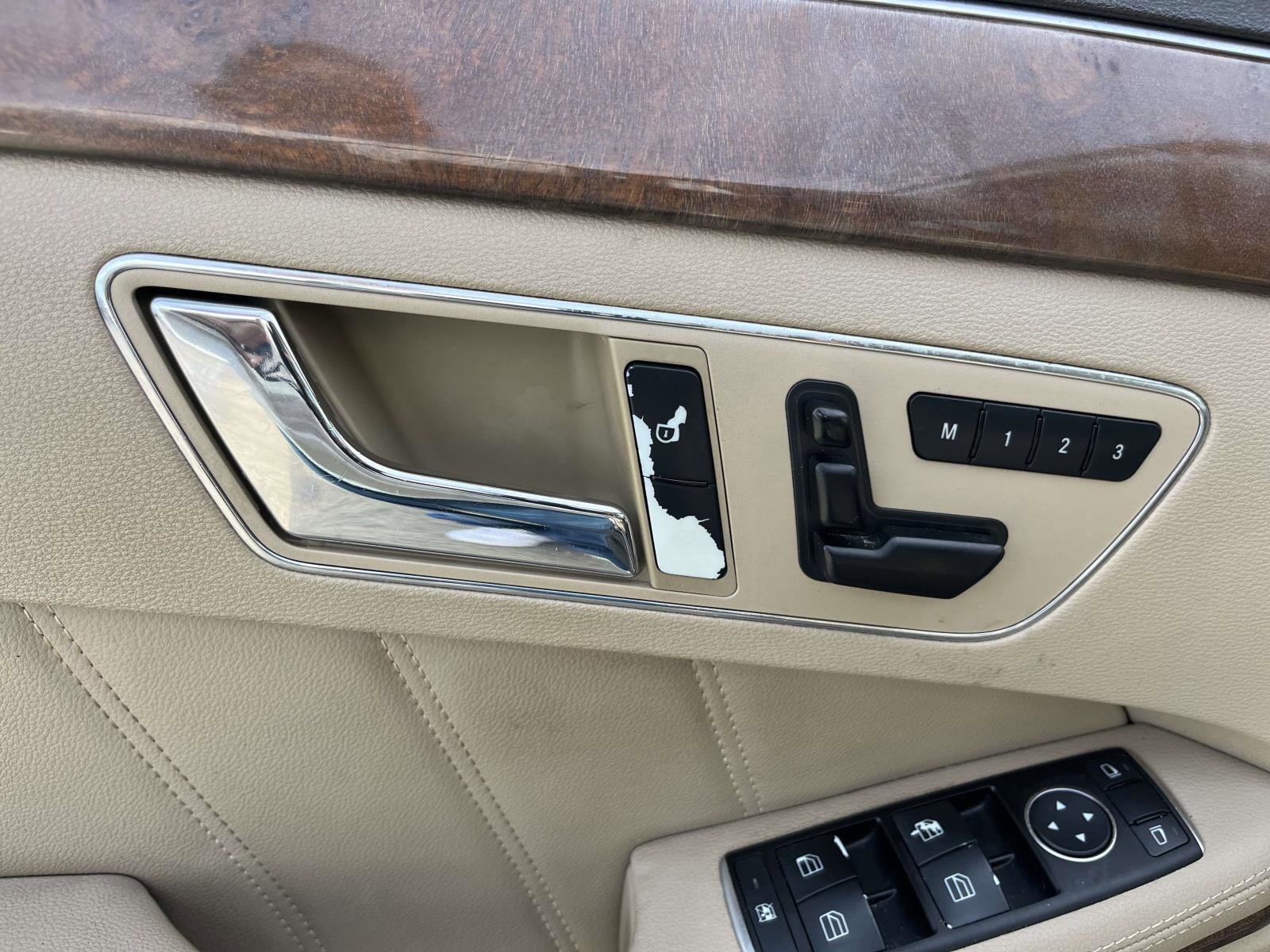 Used 2011 Mercedes-Benz E 350 4MATIC Sedan image 11