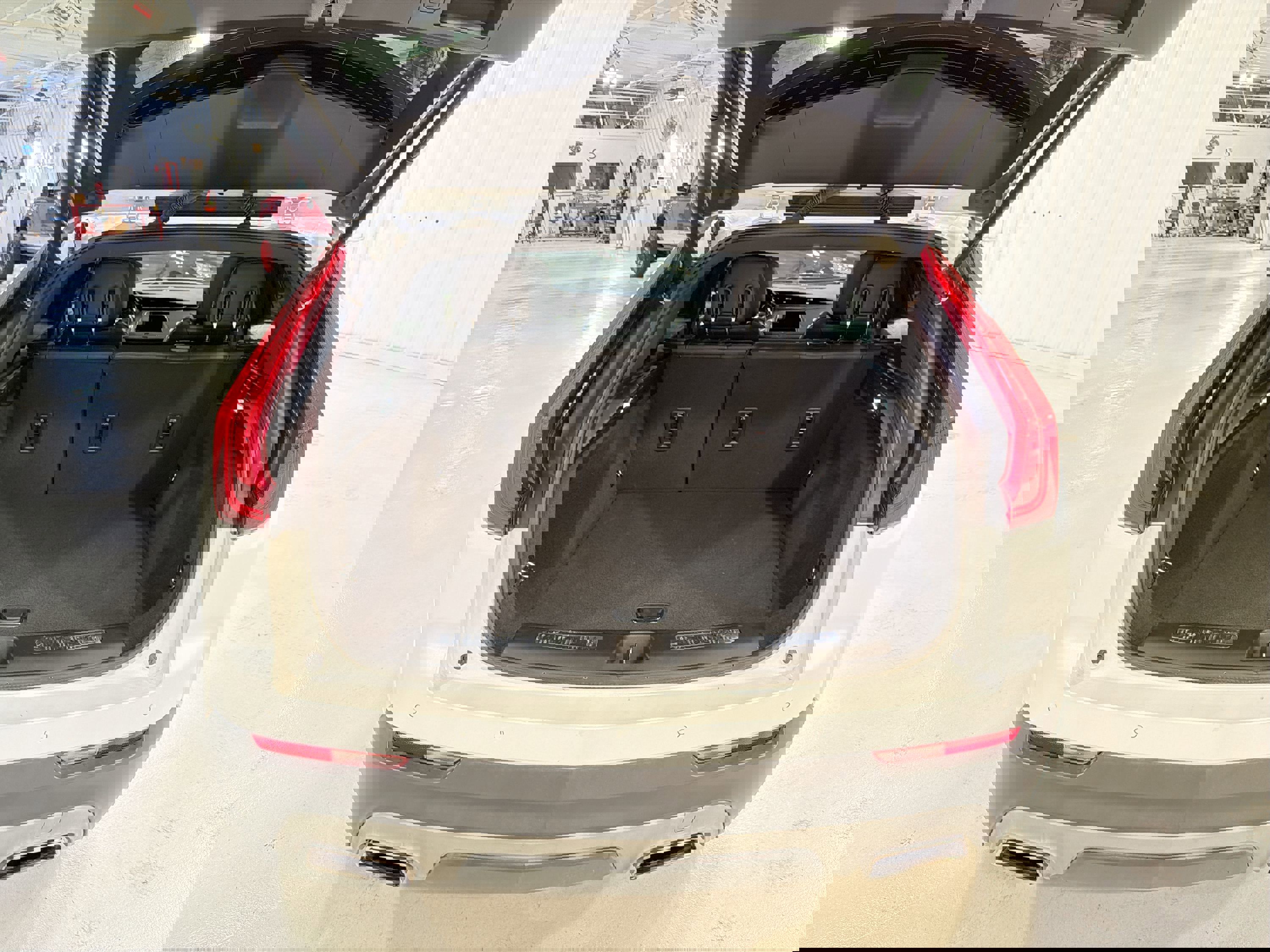 Used 2023 Cadillac XT4 Premium Luxury FWD image 27