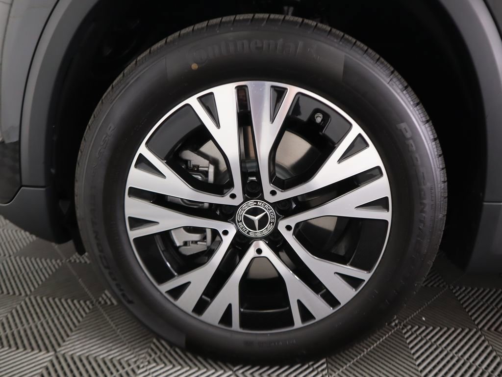 Certified 2025 Mercedes-Benz GLA 250 image 32