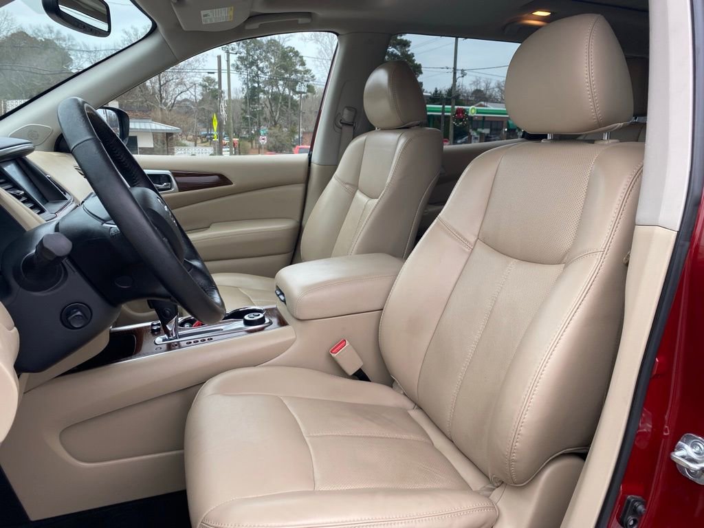 Used 2020 Nissan Pathfinder Platinum w/ Cargo Package image 10