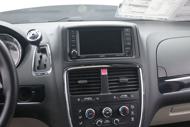 Used 2018 Dodge Grand Caravan SXT FWD image 24