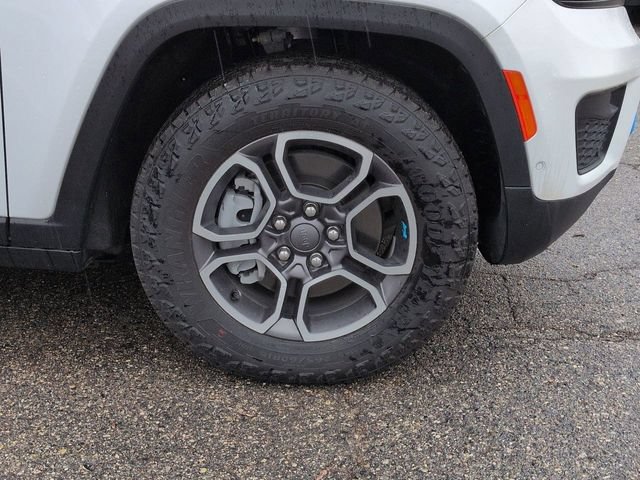 Used 2023 Jeep Grand Cherokee Trailhawk w/ Advanced Protech Group II AWD/4WD image 10