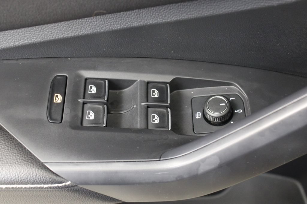 Certified 2023 Volkswagen Jetta SE FWD image 17