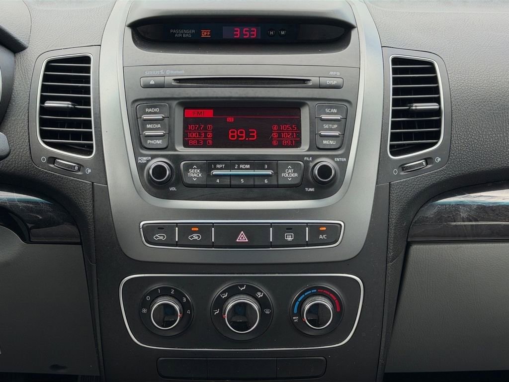 Used 2015 Kia Sorento LX image 18