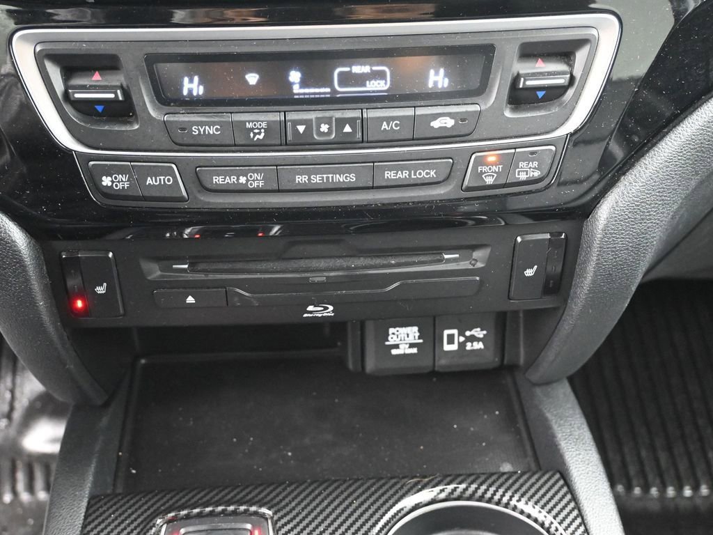Used 2021 Honda Pilot Touring image 15