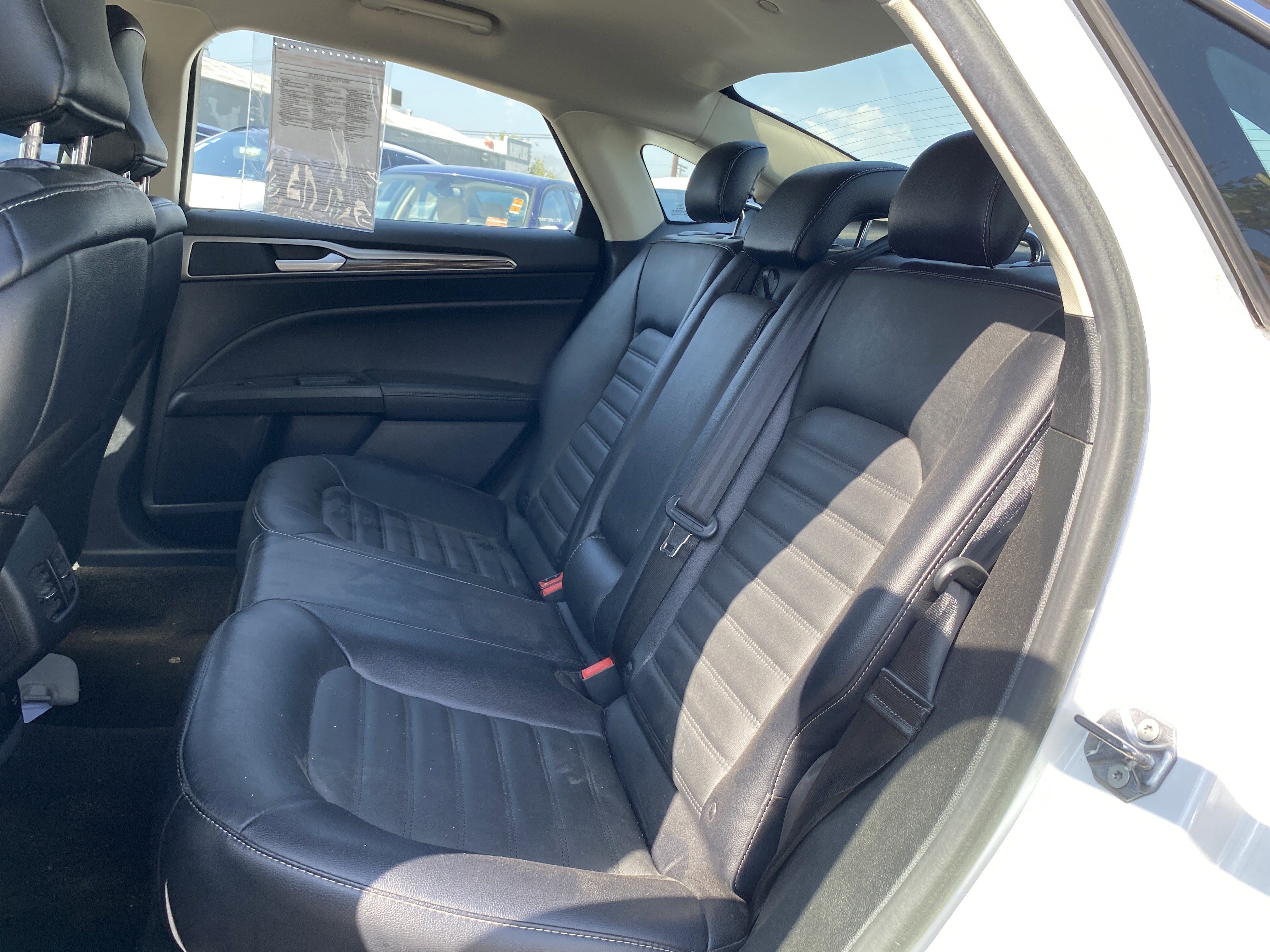 Used 2018 Ford Fusion SE w/ Equipment Group 602A FWD image 17