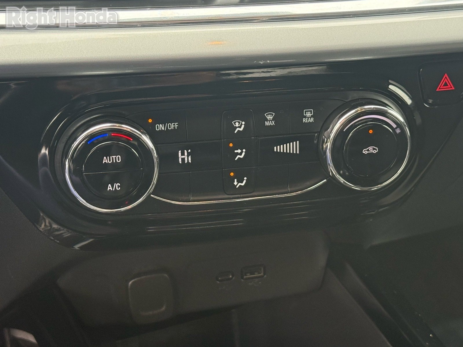 Used 2025 Chevrolet Trax LT image 22