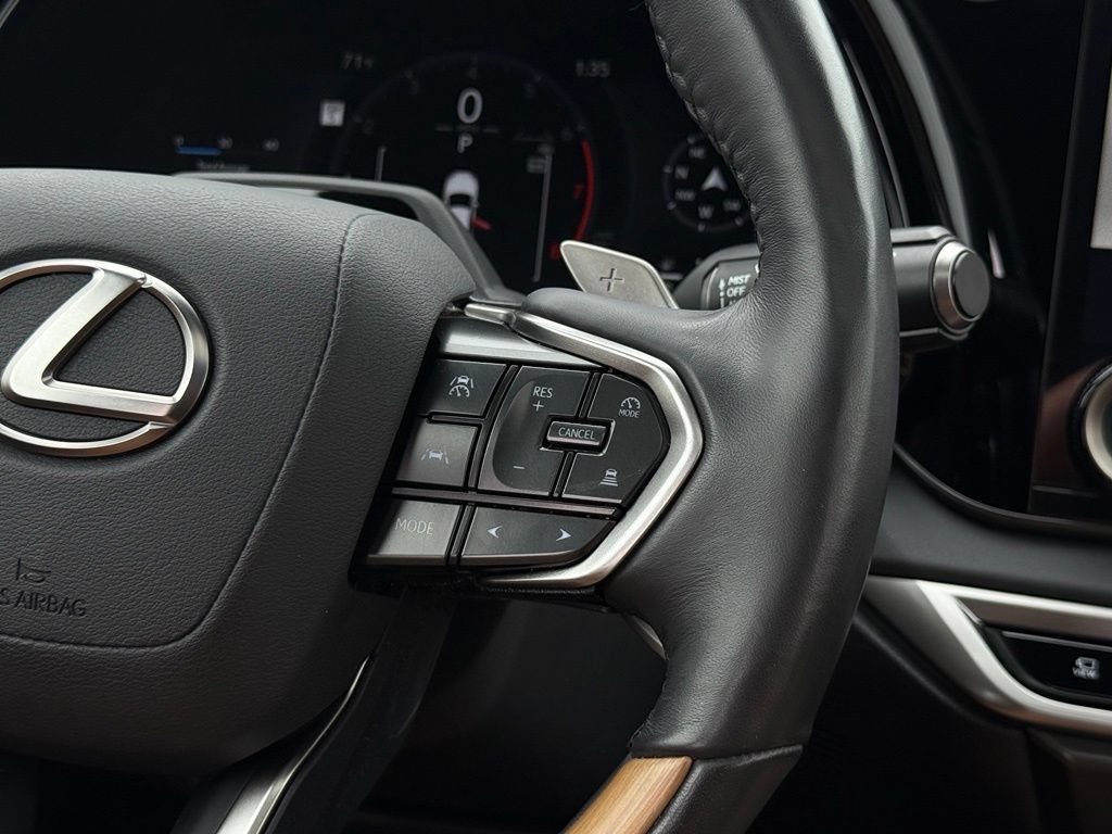 Used 2025 Lexus RX 350 AWD image 11