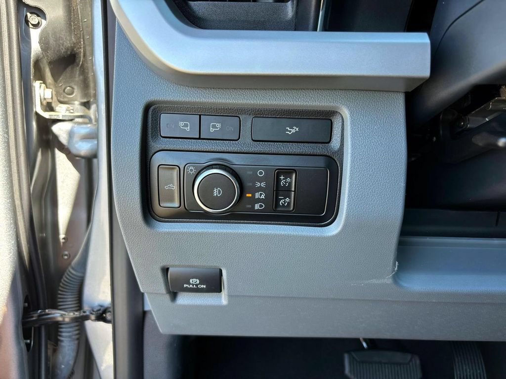 Used 2024 Ford F250 XLT w/ Black Appearance Package AWD/4WD image 20