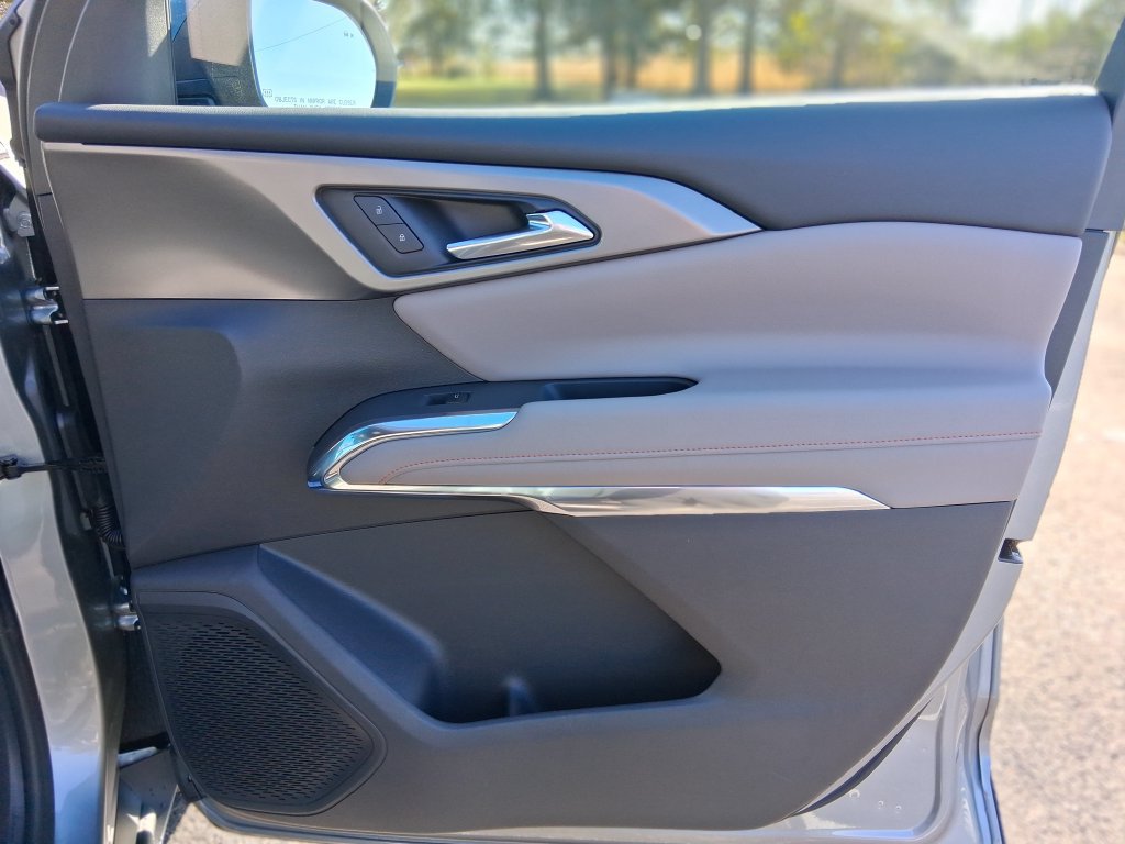 New 2027 Chevrolet Traverse LT w/ Driver Confidence Package AWD/4WD image 9