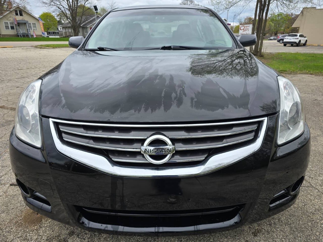 Used 2010 Nissan Altima 2.5 SL w/ SL Pkg FWD image 2